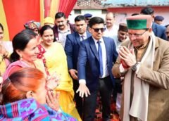 चिन्यालीसौड़ में मुख्यमंत्री ने विवाह समारोह में पहुंचकर दिया आशीर्वाद…