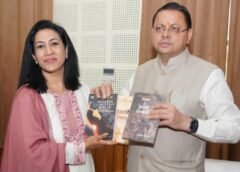 सीएम धामी से मिलीं साहित्यकार डॉ. योजना साह जैन, तीन साहित्यिक कृतियां भेंट कीं…